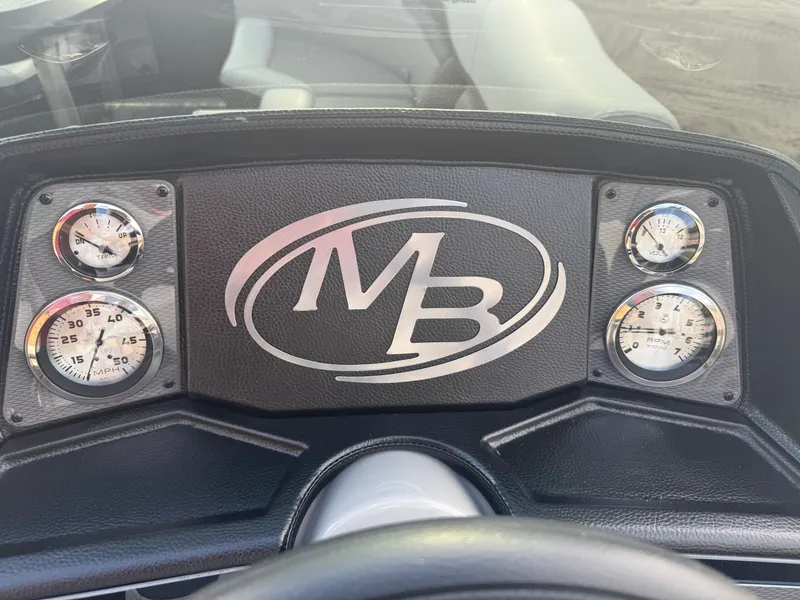 Slide: The Image of Montego Bay 8522 Swingback Deluxe Pontoon & Honda 4-Stroke EFI 2026 - 15