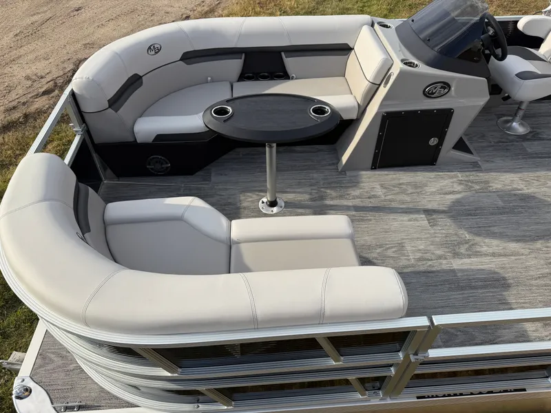 Slide: The Image of Montego Bay 8522 Swingback Deluxe Pontoon & Honda 4-Stroke EFI 2026 - 3