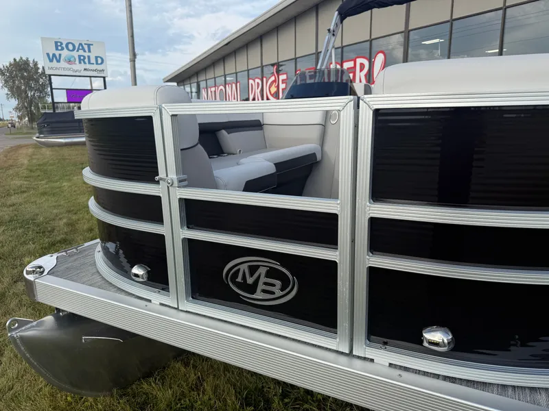 Slide: The Image of Montego Bay 8522 Swingback Deluxe Pontoon & Honda 4-Stroke EFI 2026 - 31