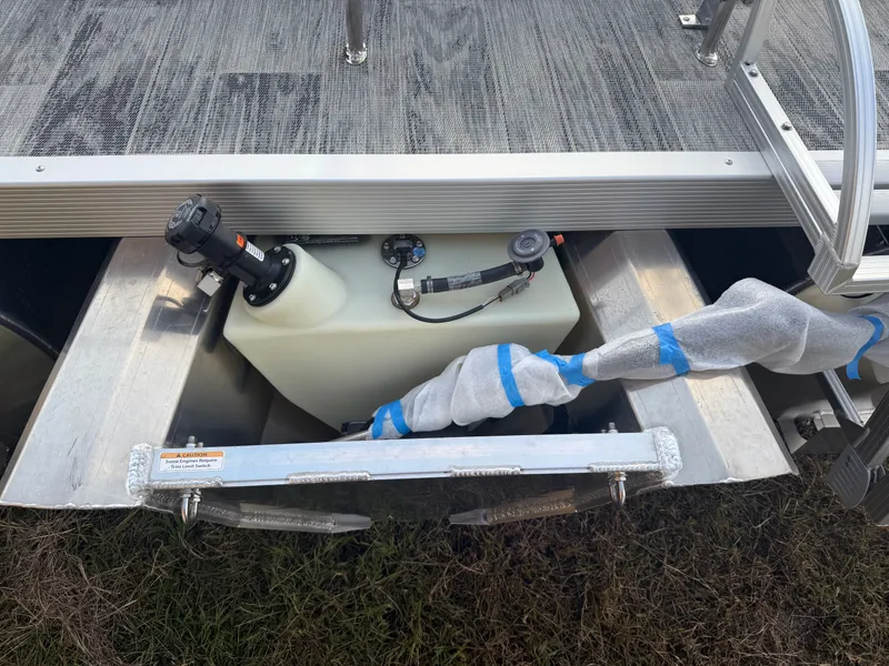 Slide: The Image of Montego Bay 8522 Swingback Deluxe Pontoon & Honda 4-Stroke EFI 2026 - 36