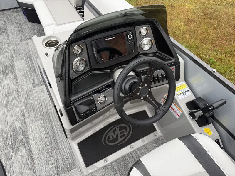 Slide: The Image of Montego Bay 8522 Fish & Cruise Tritoon & Honda 4-Stroke EFI 2026 - 14