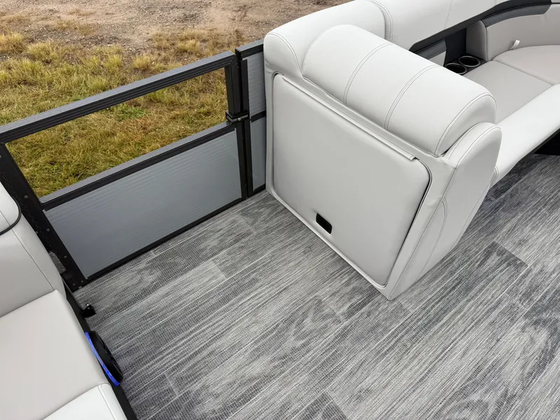 Slide: The Image of Montego Bay 8522 Fish & Cruise Tritoon & Honda 4-Stroke EFI 2026 - 30