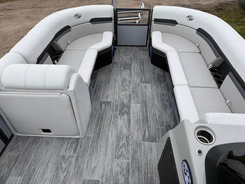 Slide: The Image of Montego Bay 8522 Fish & Cruise Tritoon & Honda 4-Stroke EFI 2026 - 31