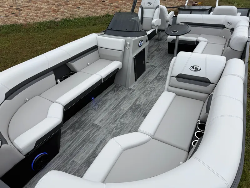 Slide: The Image of Montego Bay 8522 Fish & Cruise Tritoon & Honda 4-Stroke EFI 2026 - 34