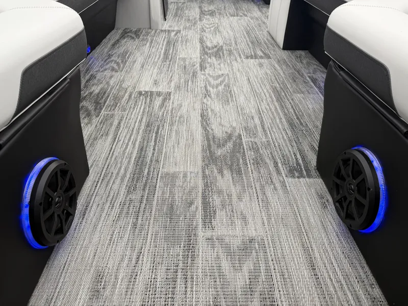 Slide: The Image of Montego Bay 8522 Fish & Cruise Tritoon & Honda 4-Stroke EFI 2026 - 37