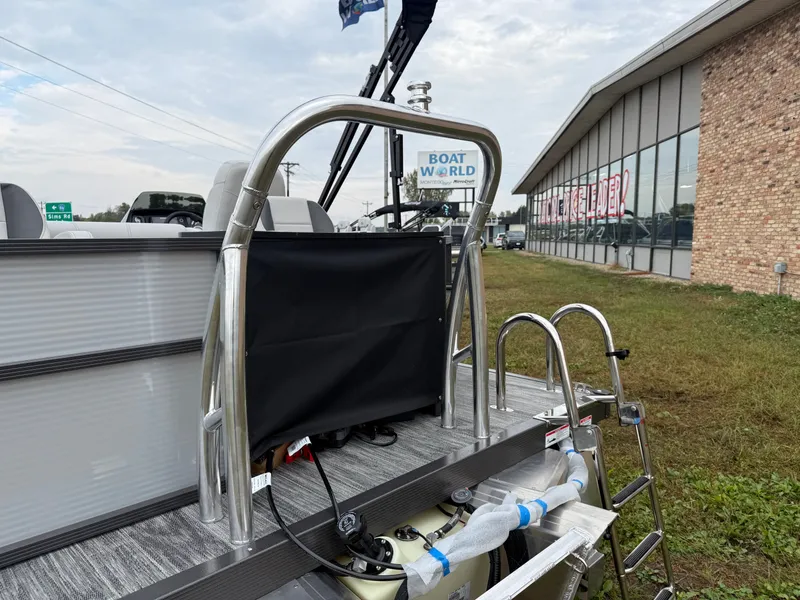 Slide: The Image of Montego Bay 8522 Fish & Cruise Tritoon & Honda 4-Stroke EFI 2026 - 42