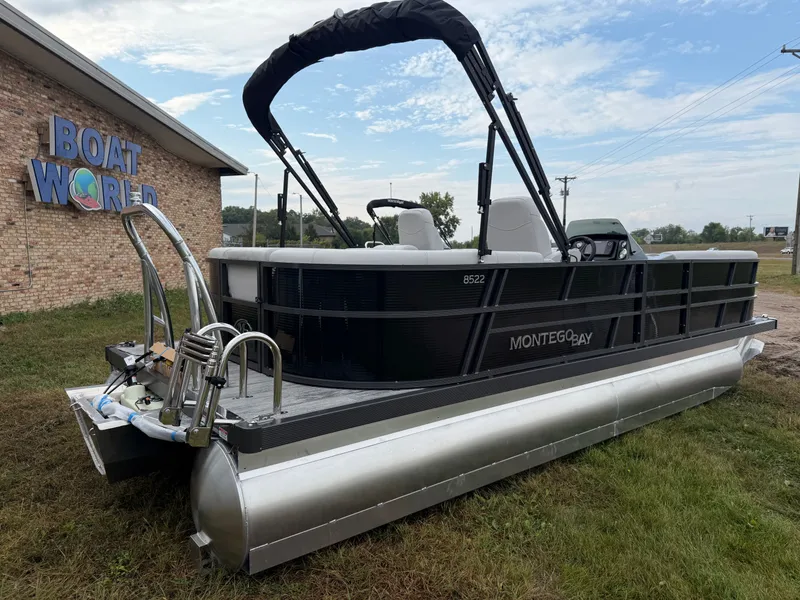 Slide: The Image of Montego Bay 8522 Quad Lounge Tritoon & Honda 4-Stroke EFI 2026 - 43