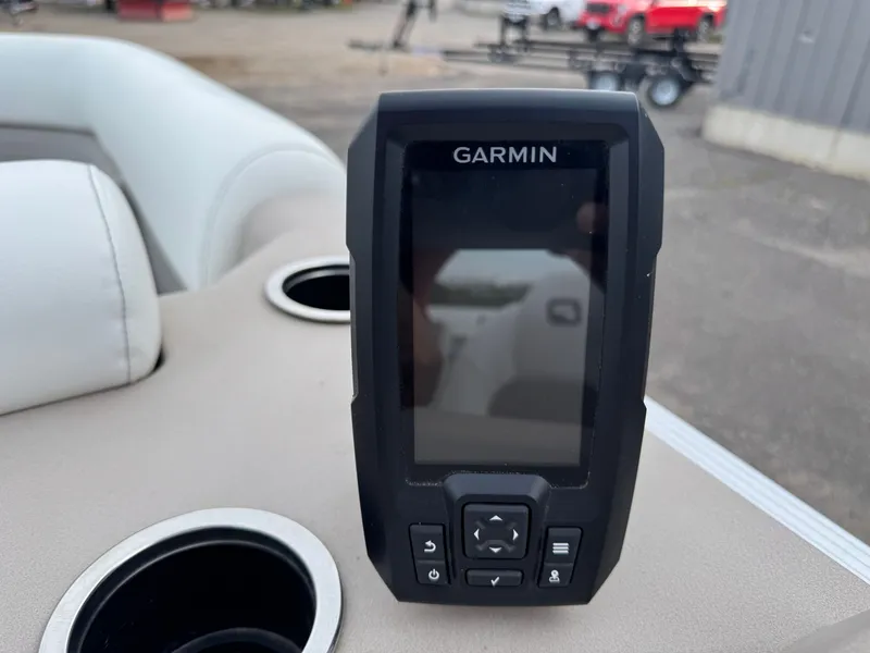 Slide: The Image of Princecraft Vectra 21 RL Dinette Swingback $27995 2024 - 20