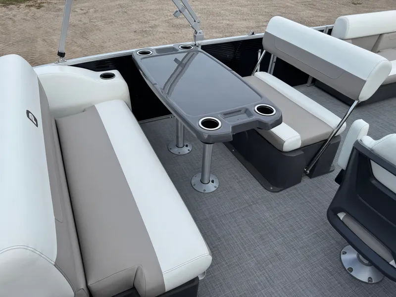 Slide: The Image of Princecraft Vectra 21 RL Dinette Swingback $27995 2024 - 30