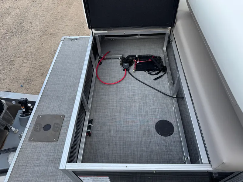 Slide: The Image of Princecraft Vectra 21 RL Dinette Swingback $27995 2024 - 35