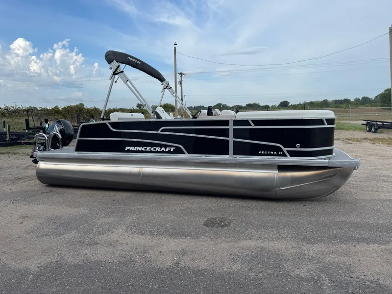 Slide: The Image of Princecraft Vectra 21 RL Dinette Swingback $27995 2024 - 44