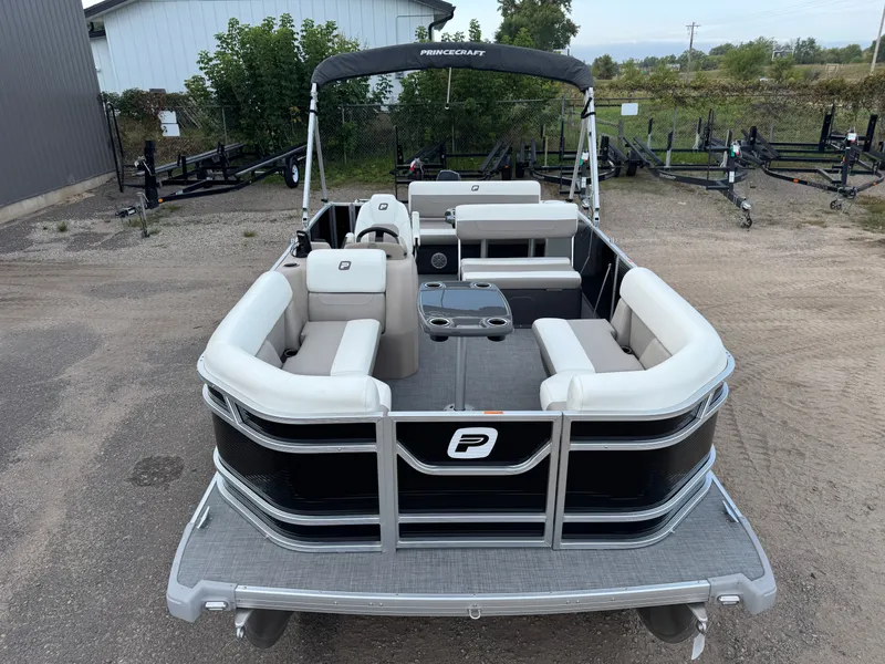 Slide: The Image of Princecraft Vectra 21 RL Dinette Swingback Pontoon 2024 - 10
