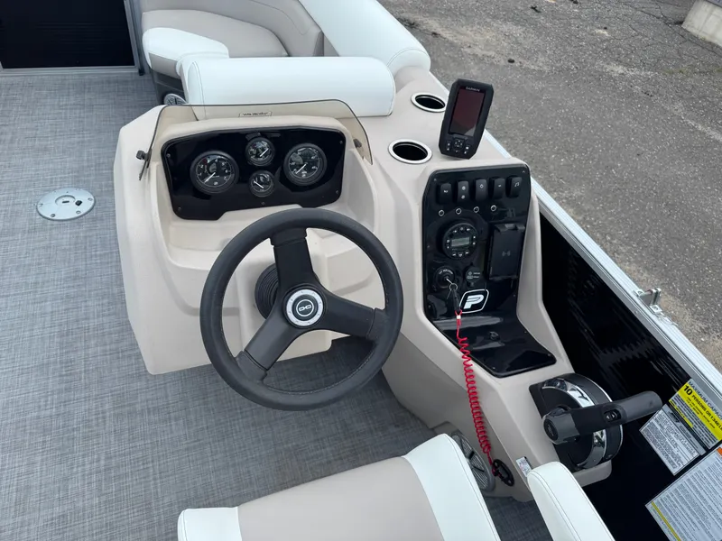 Slide: The Image of Princecraft Vectra 21 RL Dinette Swingback Pontoon 2024 - 18