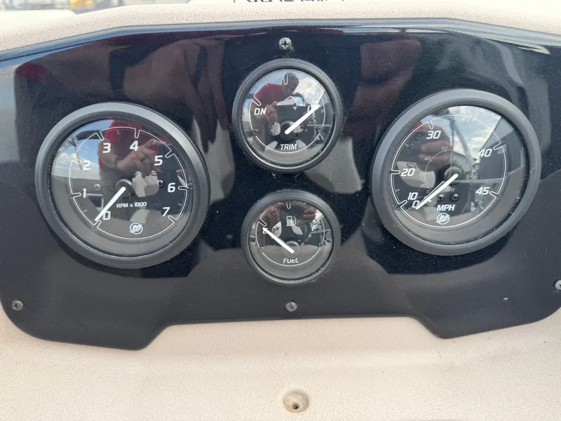 Slide: The Image of Princecraft Vectra 21 RL Dinette Swingback Pontoon 2024 - 19