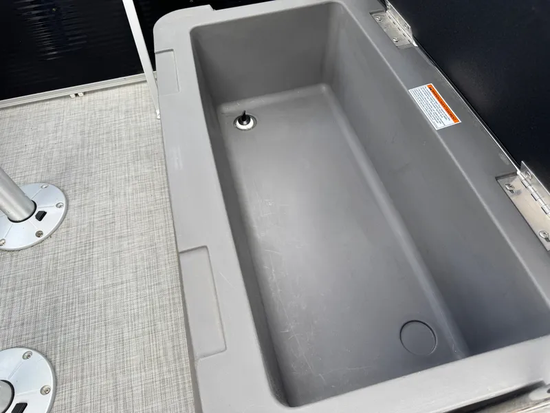 Slide: The Image of Princecraft Vectra 21 RL Dinette Swingback Pontoon 2024 - 29