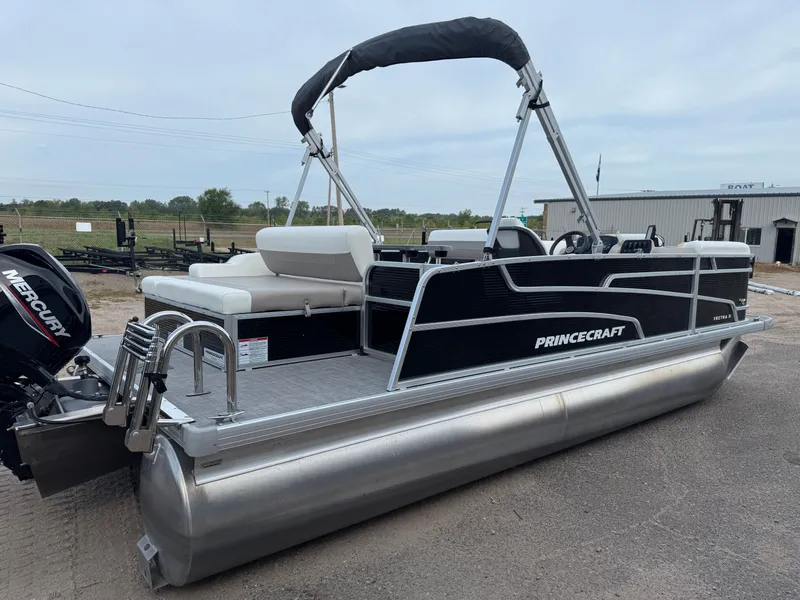 Slide: The Image of Princecraft Vectra 21 RL Dinette Swingback Pontoon 2024 - 42