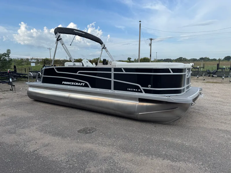 Slide: The Image of Princecraft Vectra 21 RL Dinette Swingback Pontoon 2024 - 45