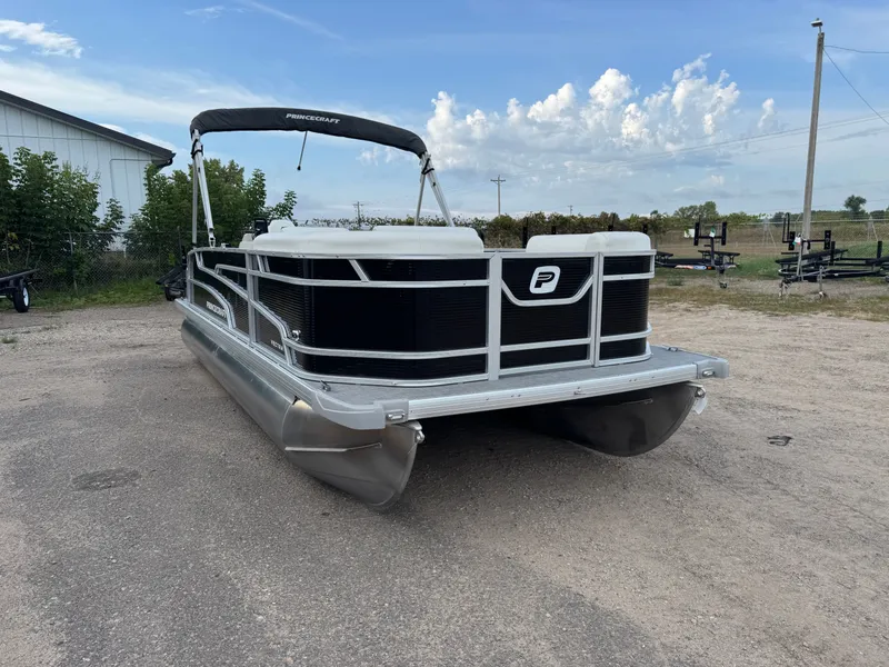 Slide: The Image of Princecraft Vectra 21 RL Dinette Swingback Pontoon 2024 - 47
