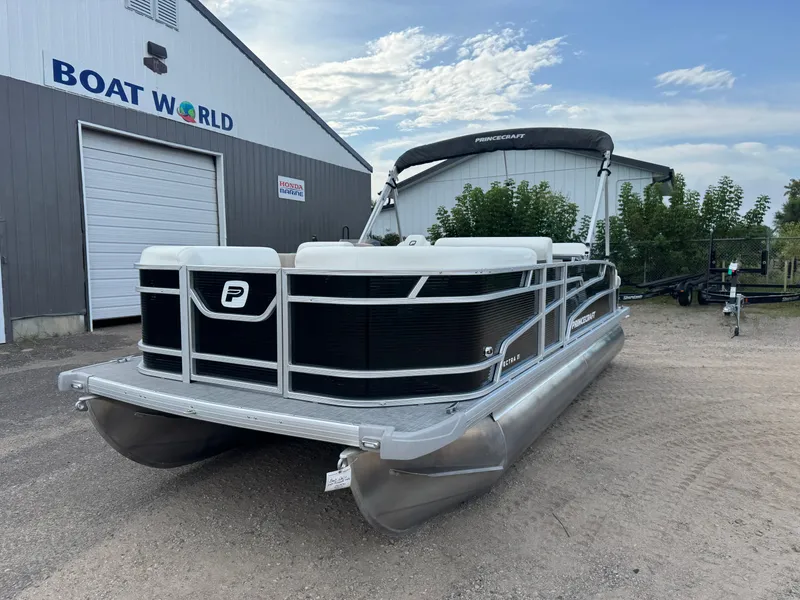 Slide: The Image of Princecraft Vectra 21 RL Dinette Swingback Pontoon 2024 - 49