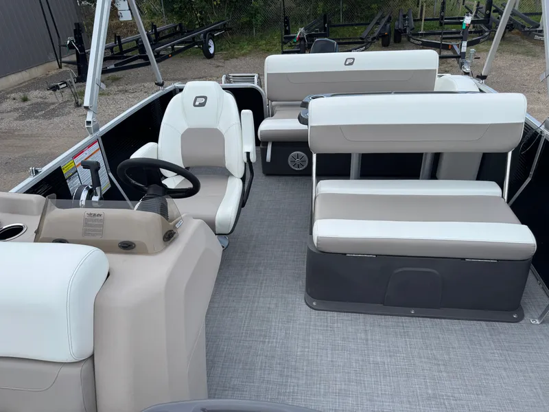 Slide: The Image of Princecraft Vectra 21 RL Dinette Swingback Pontoon 2024 - 6