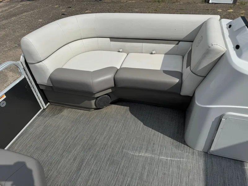 Slide: The Image of Sweetwater 1880 Pontoon 2021 - 14