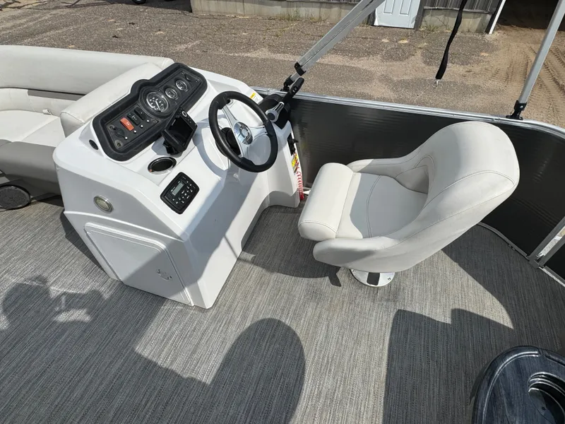 Slide: The Image of Sweetwater 1880 Pontoon 2021 - 16