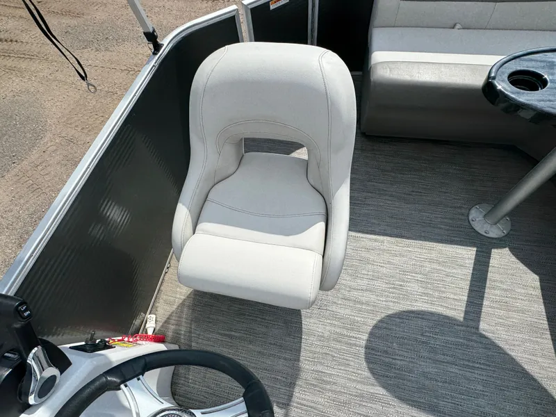 Slide: The Image of Sweetwater 1880 Pontoon 2021 - 19