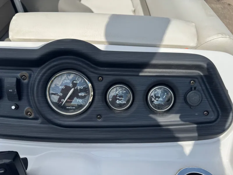 Slide: The Image of Sweetwater 1880 Pontoon 2021 - 21