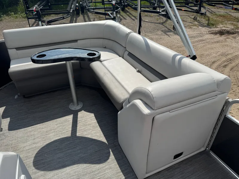 Slide: The Image of Sweetwater 1880 Pontoon 2021 - 25