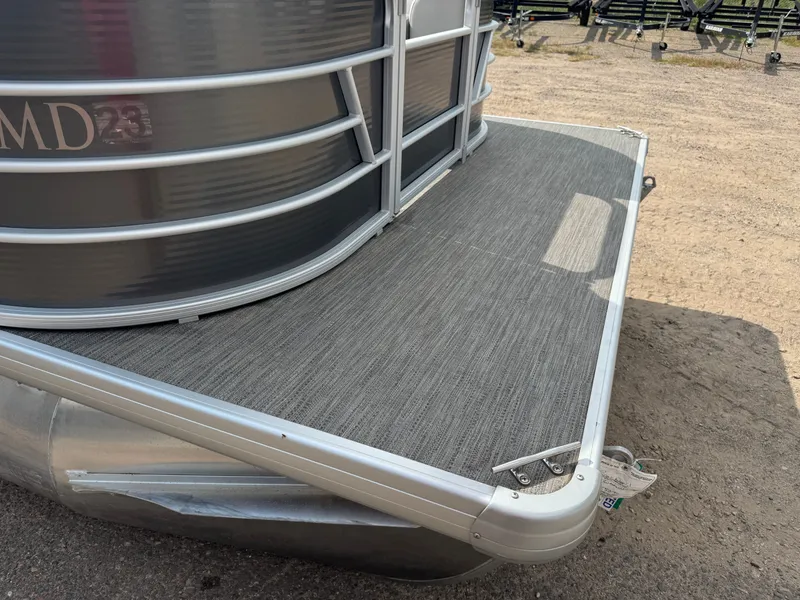 Slide: The Image of Sweetwater 1880 Pontoon 2021 - 32