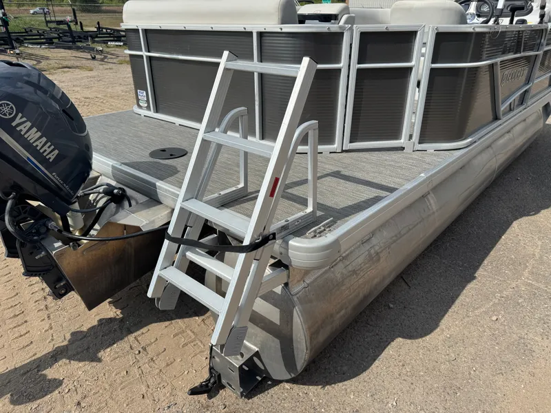 Slide: The Image of Sweetwater 1880 Pontoon 2021 - 33