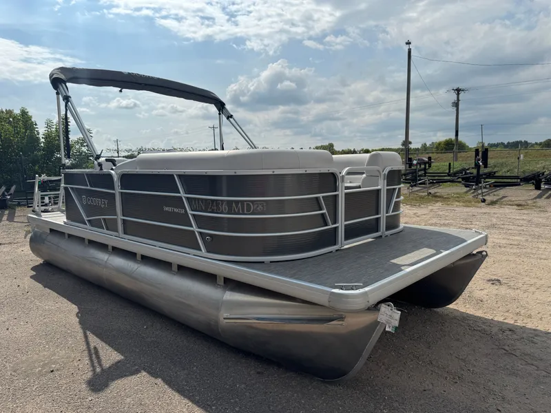 Slide: The Image of Sweetwater 1880 Pontoon 2021 - 39