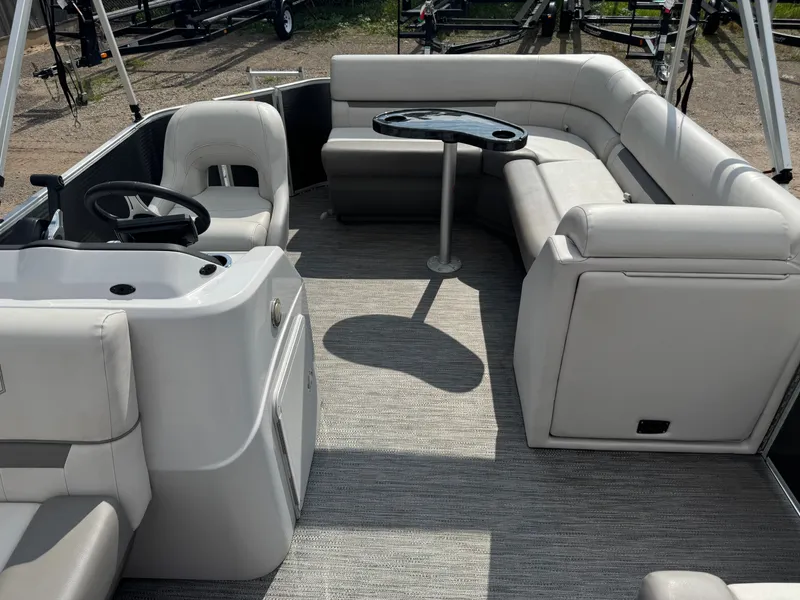 Slide: The Image of Sweetwater 1880 Pontoon 2021 - 5