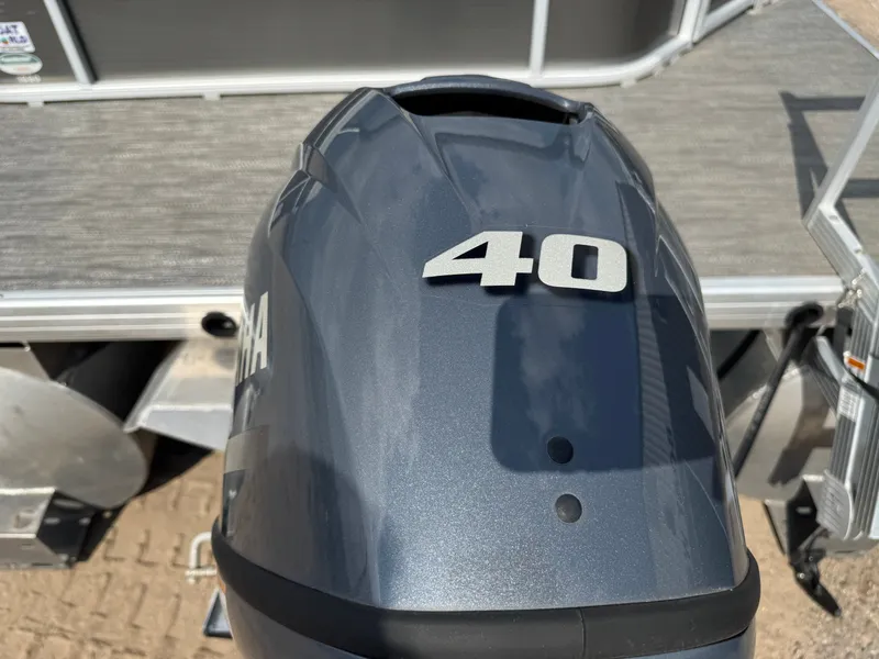 Slide: The Image of Sweetwater 1880 Pontoon 2021 - 53