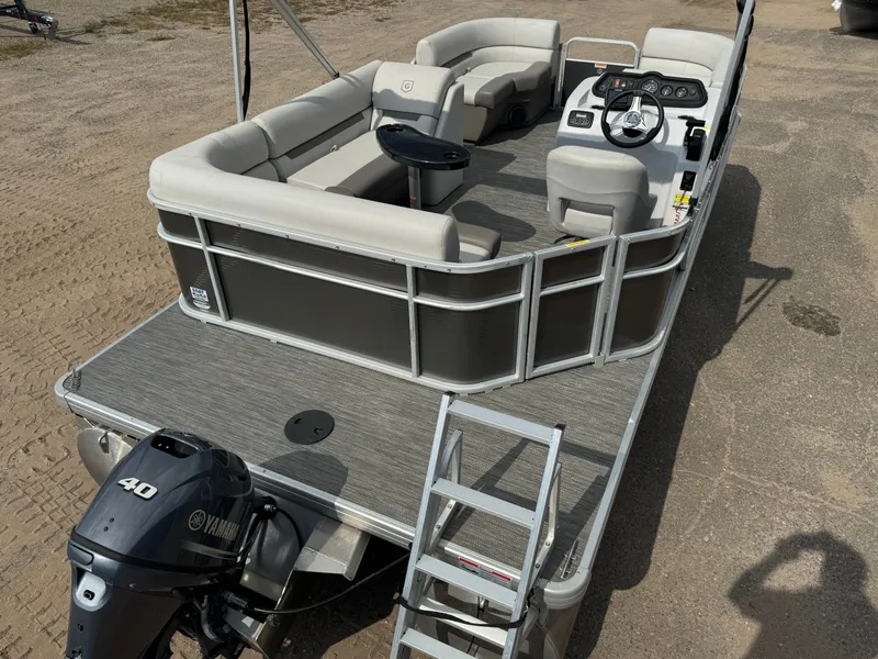 Slide: The Image of Sweetwater 1880 Pontoon 2021 - 7