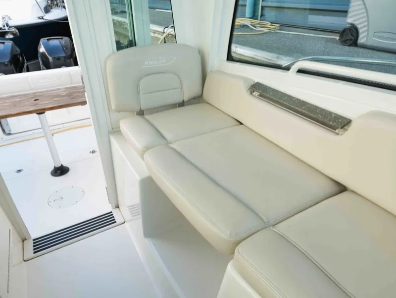 Slide: The Image of Boston Whaler 285 CONQUEST PH 2016 - 21