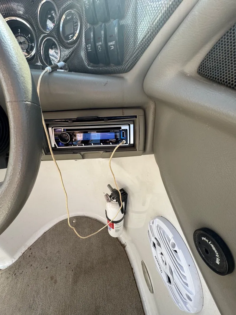 Slide: The Image of Crownline Boats 270 BR 2008 - 12