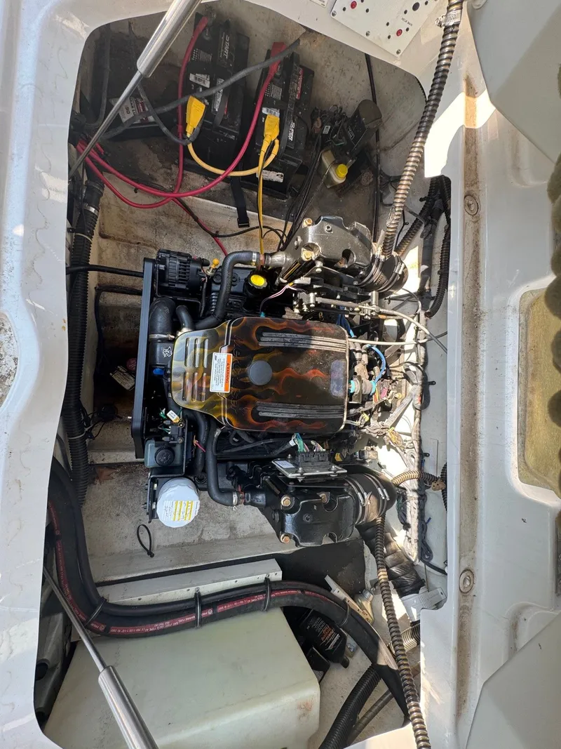 Slide: The Image of Crownline Boats 270 BR 2008 - 16