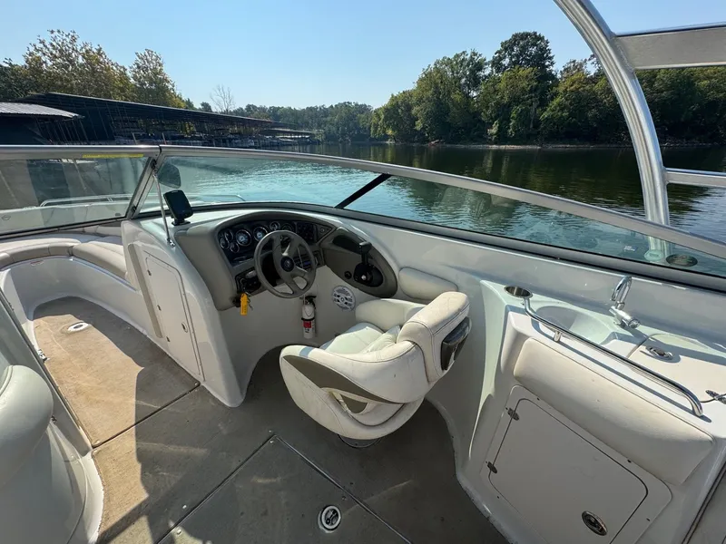 Slide: The Image of Crownline Boats 270 BR 2008 - 4