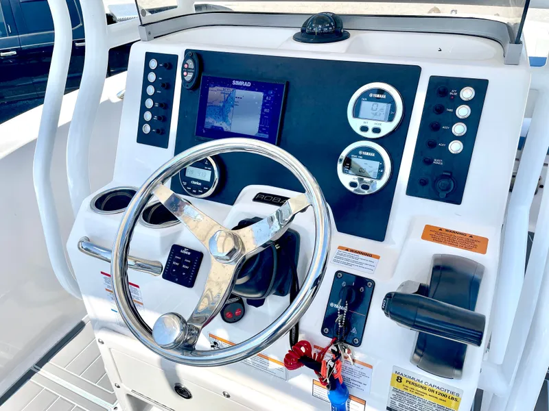 Slide: The Image of Robalo R202 Explorer 2023 - 12