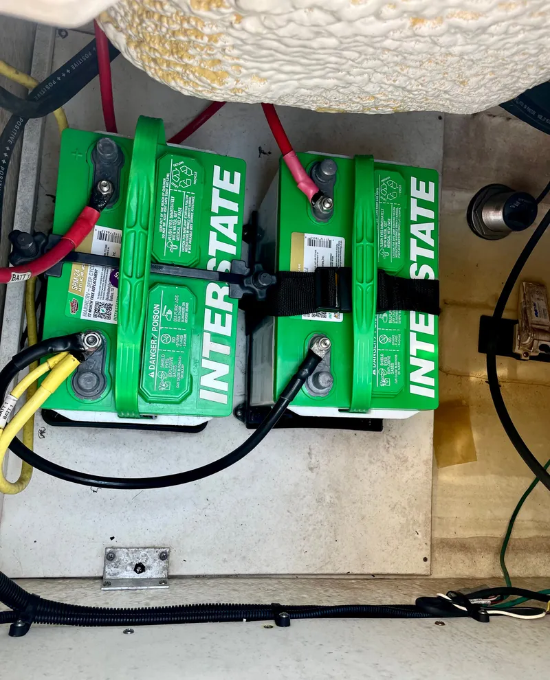 Slide: The Image of Robalo R202 Explorer 2023 - 19