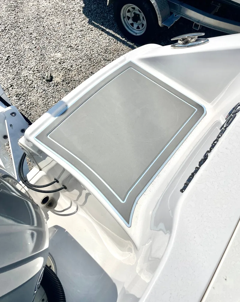 Slide: The Image of Robalo R202 Explorer 2023 - 24