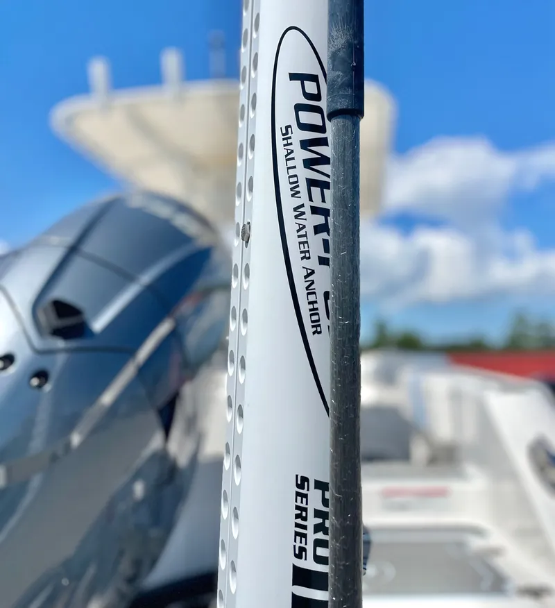 Slide: The Image of Robalo R202 Explorer 2023 - 9