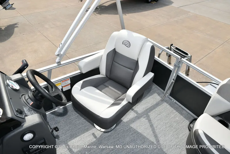 Slide: The Image of Sun Tracker Bass Buggy 16 XL Select 2026 - 11