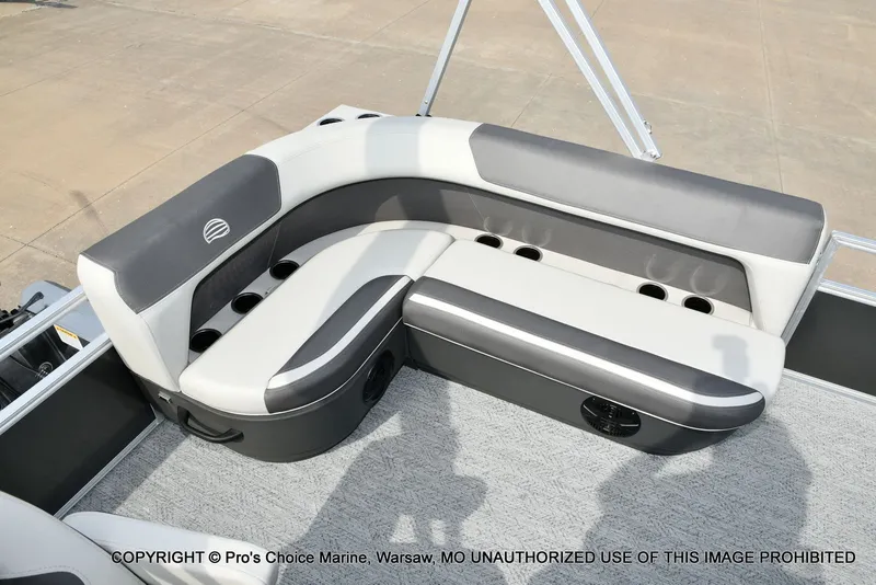 Slide: The Image of Sun Tracker Bass Buggy 16 XL Select 2026 - 12