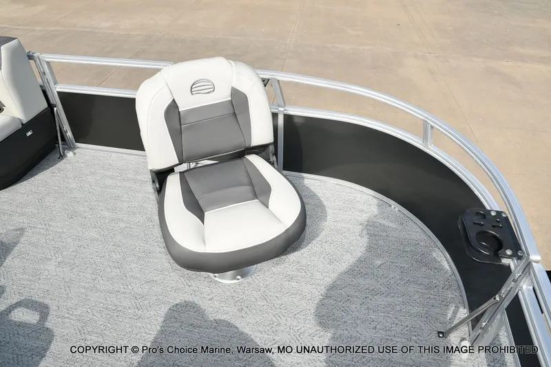 Slide: The Image of Sun Tracker Bass Buggy 16 XL Select 2026 - 28