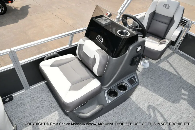 Slide: The Image of Sun Tracker Bass Buggy 16 XL Select 2026 - 31