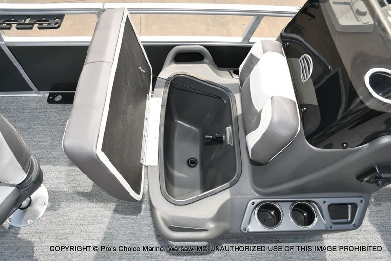 Slide: The Image of Sun Tracker Bass Buggy 16 XL Select 2026 - 32