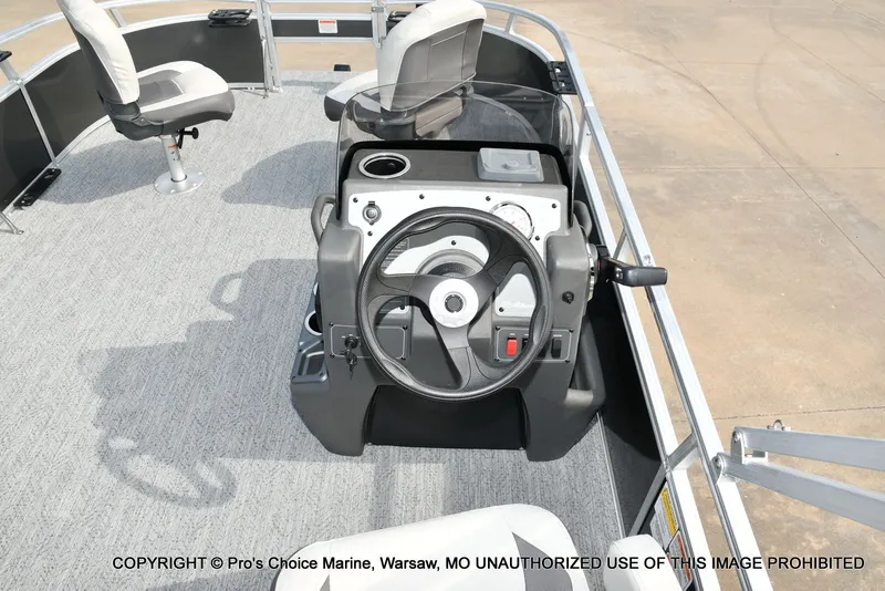 Slide: The Image of Sun Tracker Bass Buggy 16 XL Select 2026 - 36