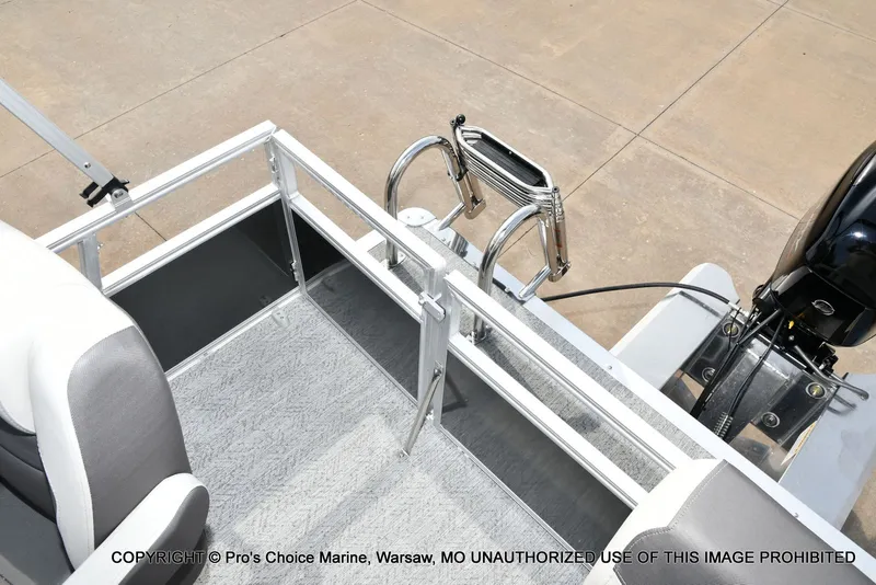 Slide: The Image of Sun Tracker Bass Buggy 16 XL Select 2026 - 38